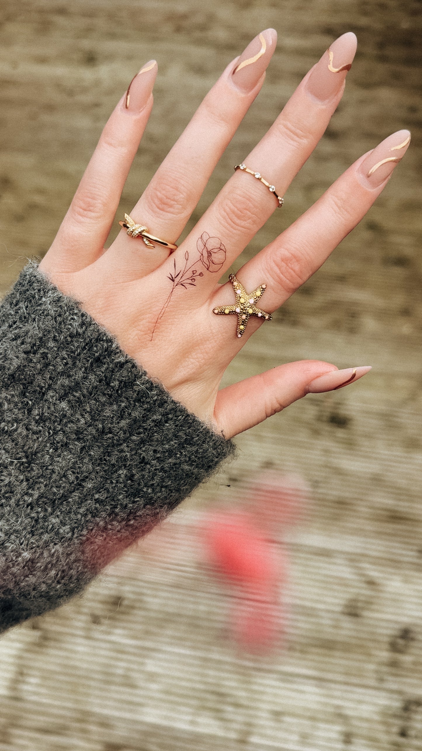 Tiny birthflower bouquets for the full year (January–December), temporary tattoos